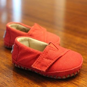 Newborn Baby Tom Red Canvas Shoes Size 1